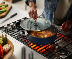 Casserole Space peu profonde antiadhésive en céramique 28 cm bleue avec poignée pliante et couvercle