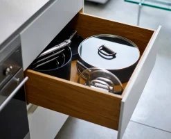 Casserole Space peu profonde antiadhésive en céramique 28 cm bleue avec poignée pliante et couvercle