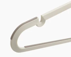 Ensemble de 5 cintres anti-enchevêtrement Orderly™ écrus