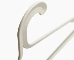 Ensemble de 5 cintres anti-enchevêtrement Orderly™ écrus