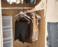 Ensemble de 2 cintres écrus pour vêtements longs Orderly™