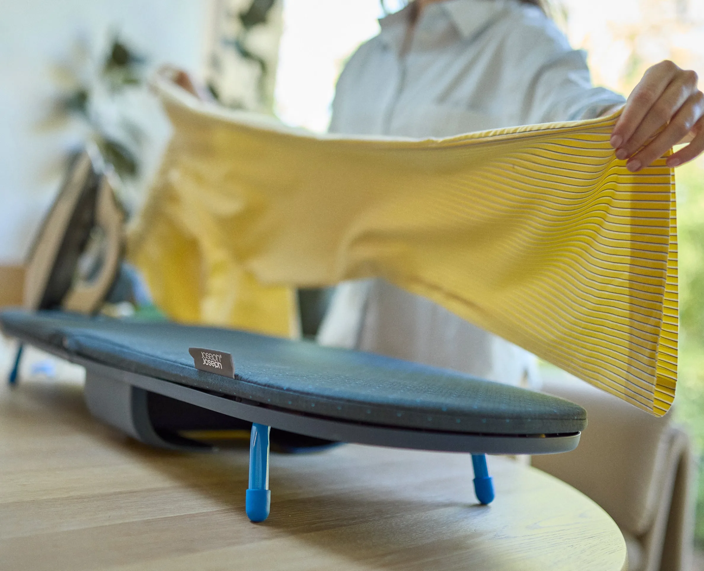 Grande Planche à Repasser de Table Pliante 110cm Bleu Pocket Max Plus
