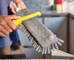 Plumeau Multi-surfaces avec Étui 3-en-1 CleanTech™
