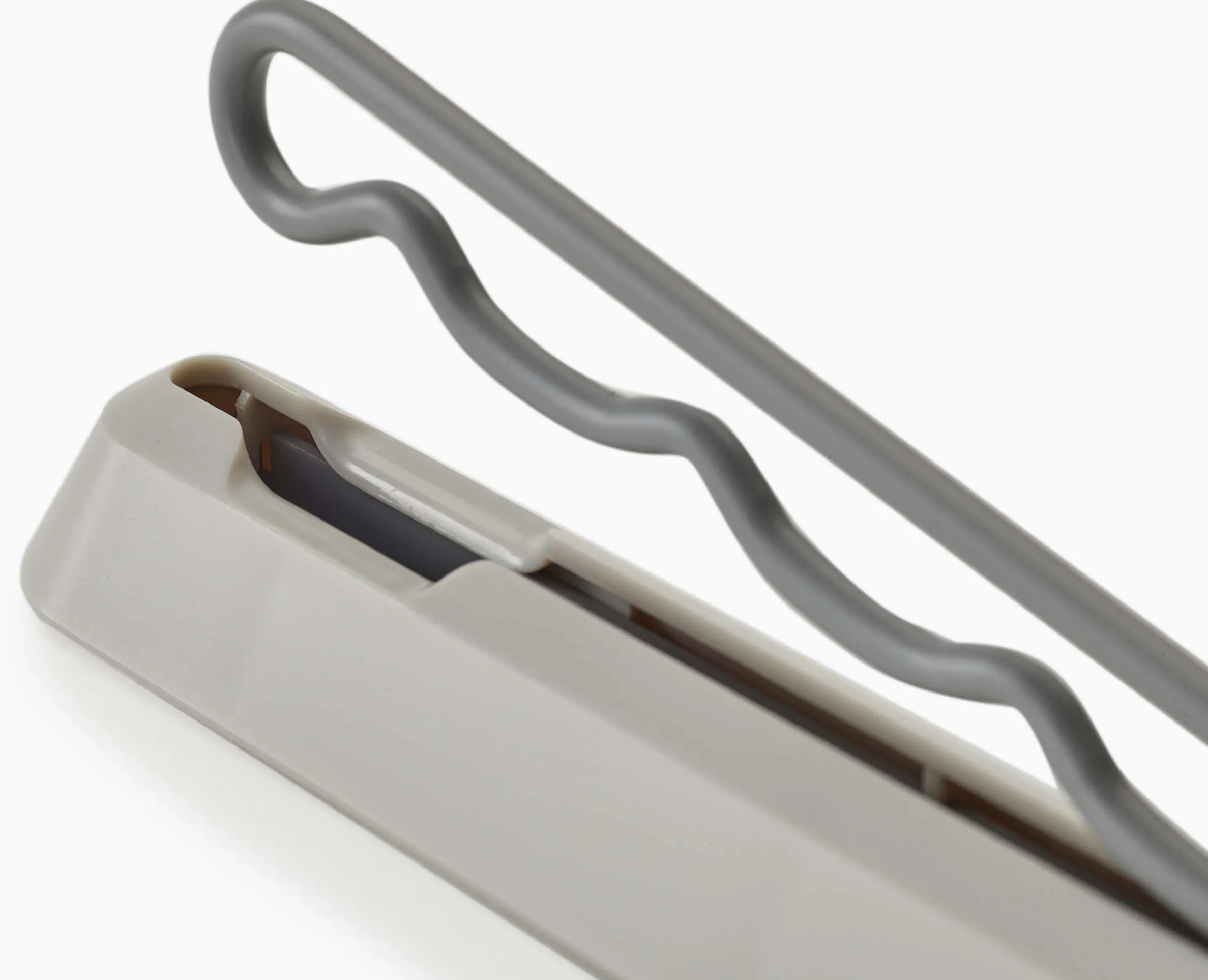 Porte-cintres mural rétractable Orderly™ écru