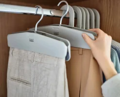 Set de 2 cintres écrus pour jupes et pantalons Orderly™ Easy-grip