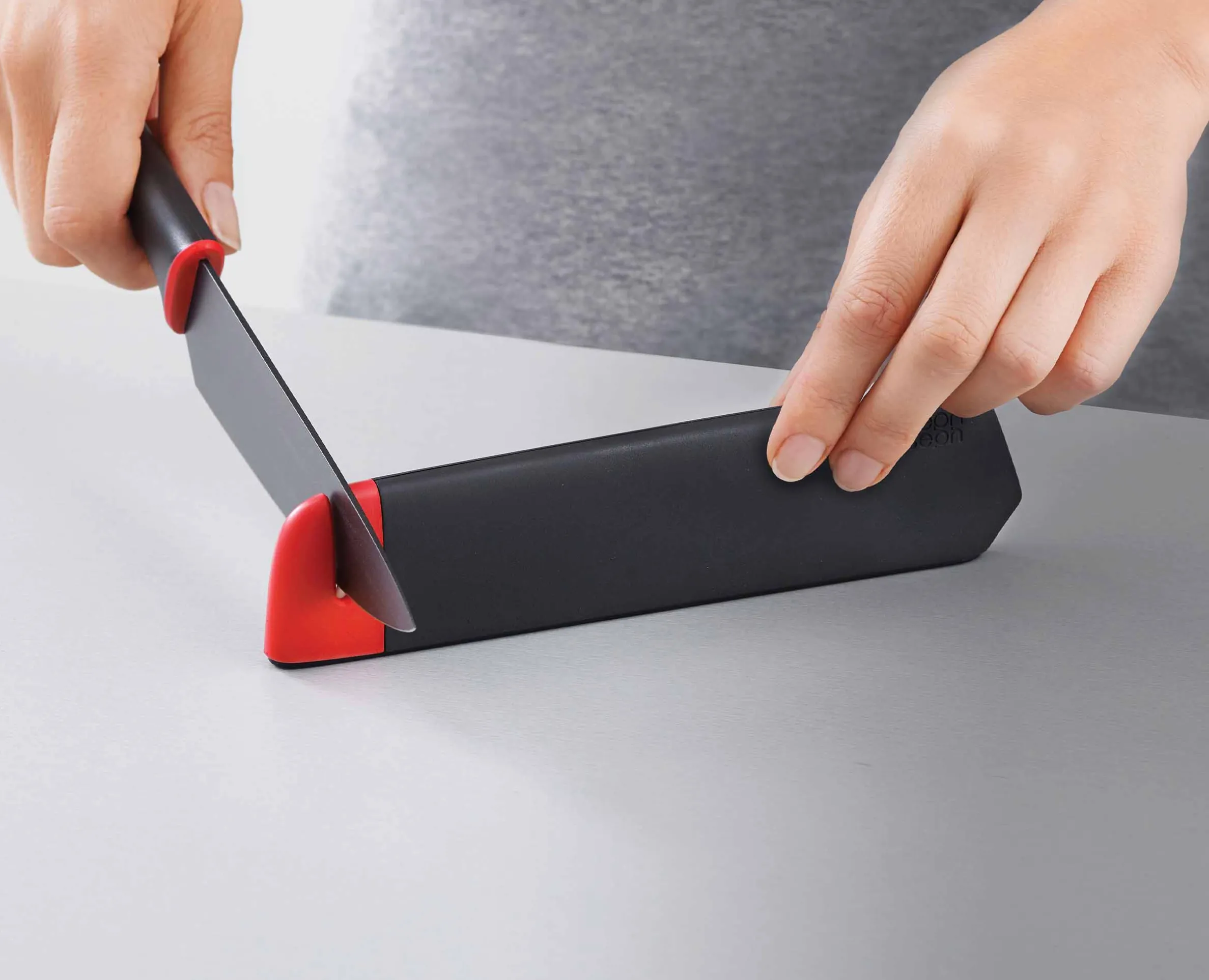 Set de 2 Couteaux de Cuisine avec Aiguiseur Intégré Slice&Sharpen™